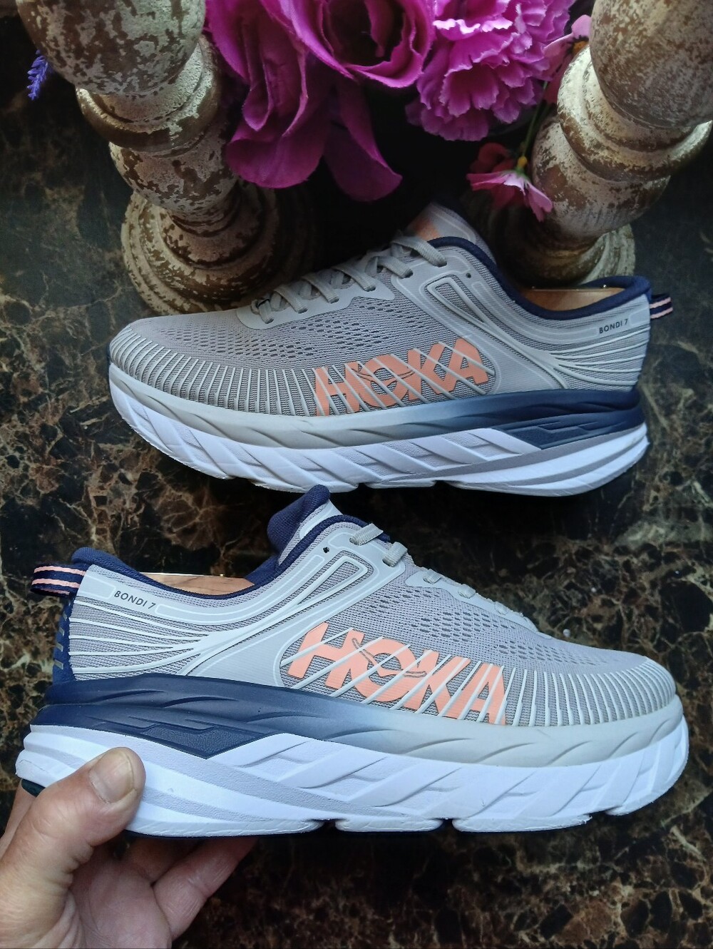 Hoka One Bondi 7 Comfort/Running Medical Field Lifestyle Shoes Size 9D Wide Wom